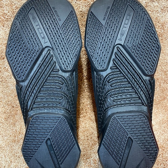 Nike Men's Black Athletic Shoes - Picture 4 of 6